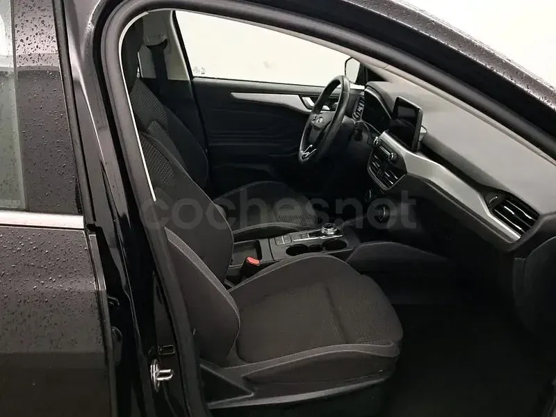 Usado Ford Focus Trend+ 125 CV (91 kW) 2020 Negro Utilitario