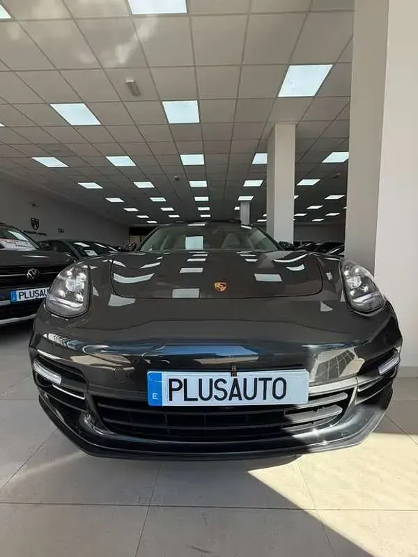 Usado Porsche Panamera 4 Executive 462 CV (339 kW) 2019 Gris Berlina
