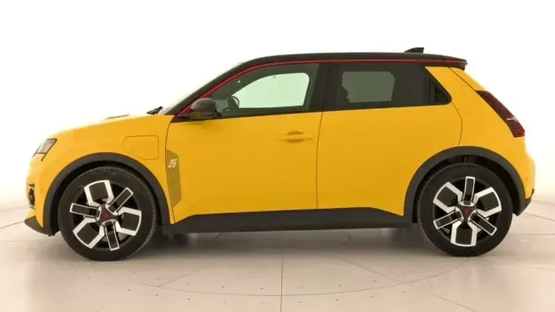 Usado Renault 5 E-Tech Techno 110 kW (150 CV) 2025 Amarillo Berlina