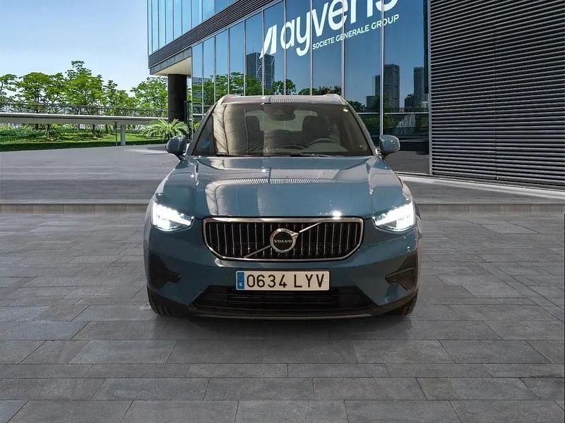 Begagnad Volvo XC40 Core 211 HK (155 kW) 2022 Blå SUV