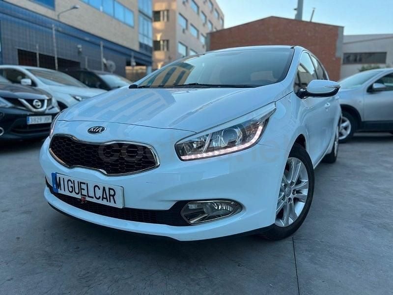 Usado Kia Ceed 135 CV (99 kW) 2012 Blanco Utilitario