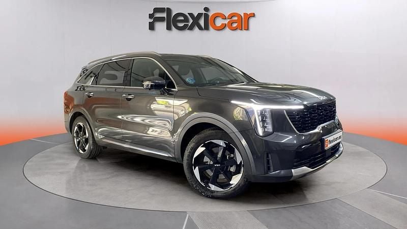 Usado Kia Sorento 232 CV (170 kW) 2024 Gris SUV