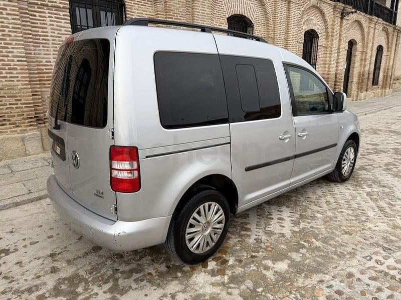 Usado VW Caddy Trendline 102 CV (75 kW) 2014 Gris / plata Monovolumen