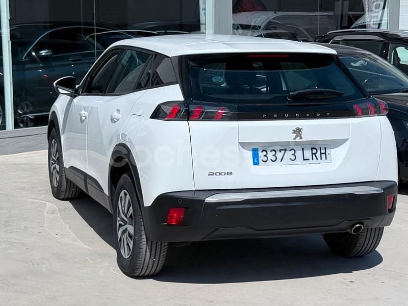 Usado Peugeot 2008 Allure 110 CV (80 kW) 2022 Blanco SUV