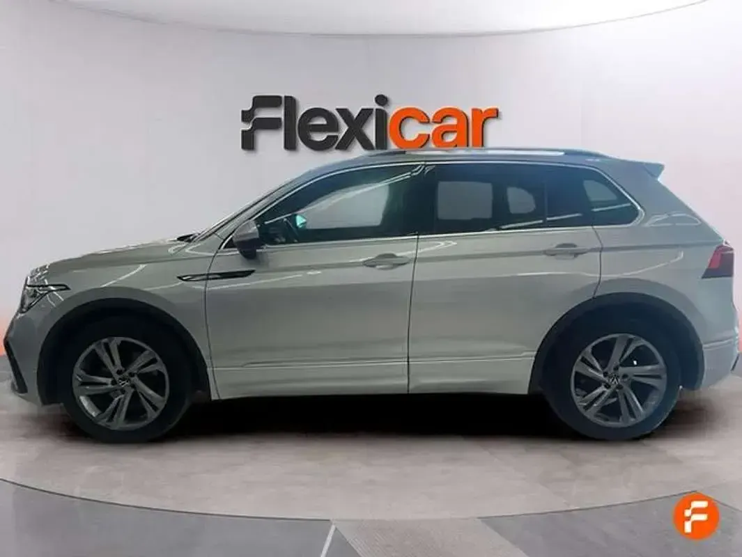 Usado VW Tiguan R-line 150 CV (110 kW) 2021 Gris SUV