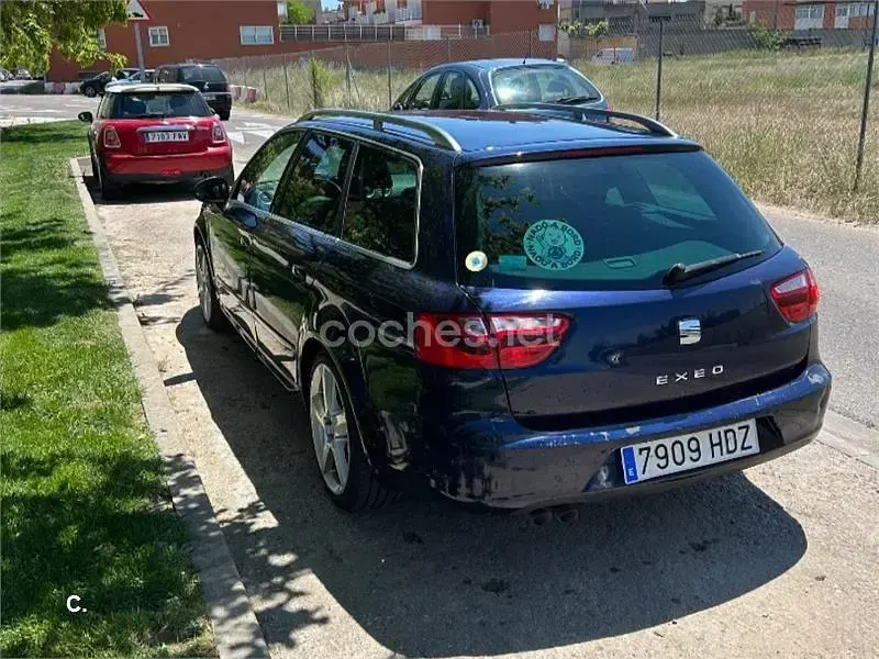 Usado Seat Exeo Sport 143 CV (105 kW) 2011 Azul Familiar