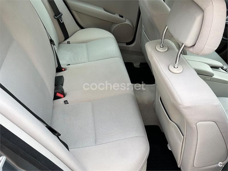 Usado Mercedes C200 Avantgarde 136 CV (100 kW) 2012 Gris / plata Berlina