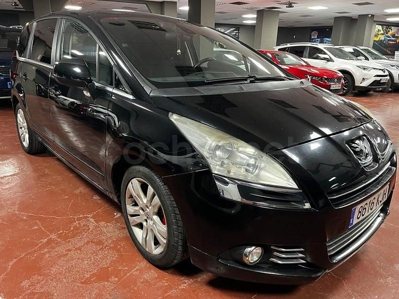 Usado Peugeot 5008 112 HP (82 kW) 2012 Preto Monovolume