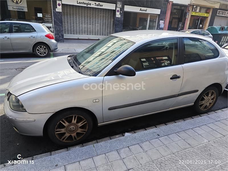 Gris / plata Usado 2002 Seat Ibiza Sport Berlina | 1499 € (Buen precio) - Imagen 1/4