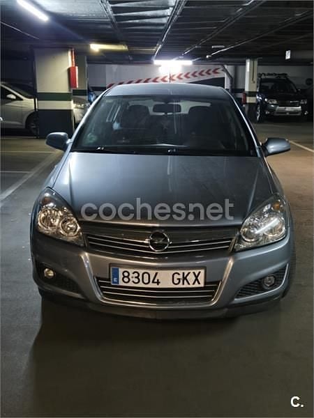 Usado Opel Astra Enjoy 115 CV (84 kW) 2009 Gris / plata Berlina