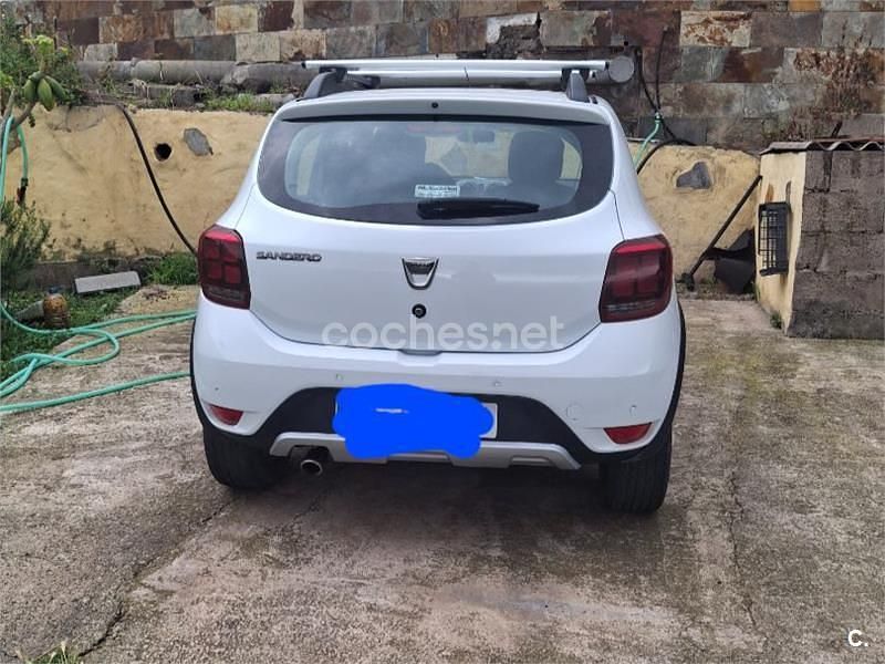 Usado Dacia Sandero Comfort 90 HP (66 kW) 2020 Branco Sedan