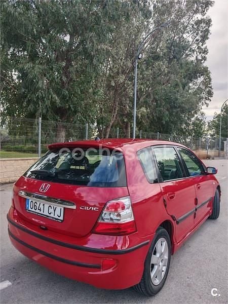 Usado Honda Civic LS 110 CV (80 kW) 2004 Rojo Berlina