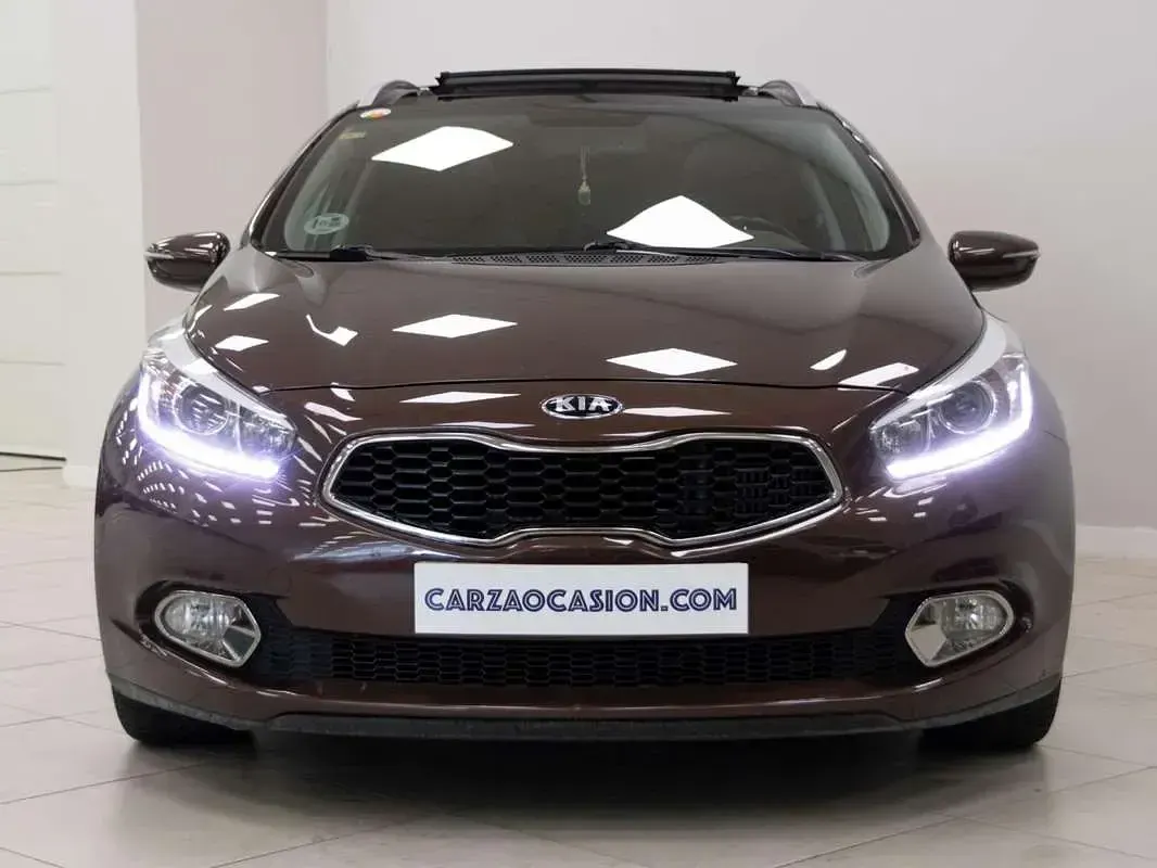 Usado Kia Venga 128 CV (94 kW) 2014 Marrón Utilitario