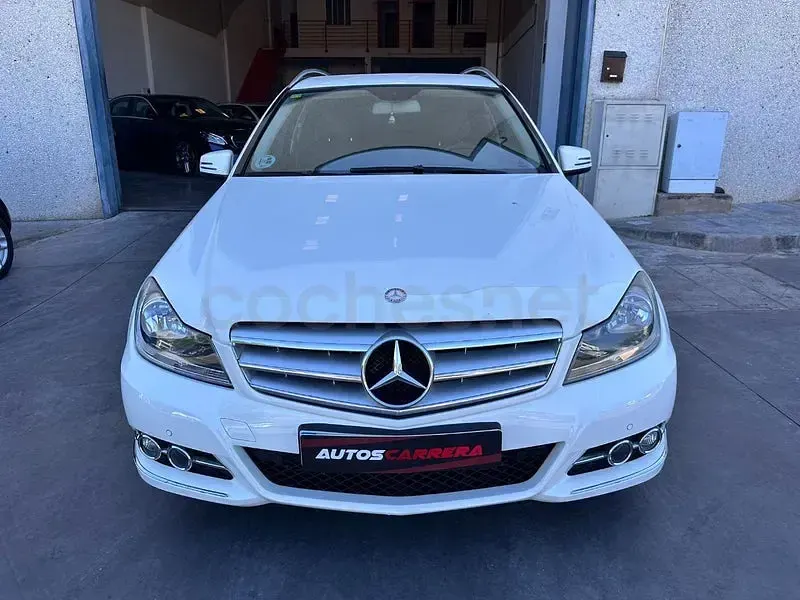 Usado Mercedes C220 Avantgarde 170 CV (125 kW) 2012 Blanco Familiar