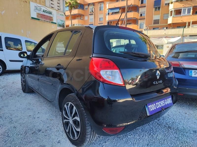 Usado Renault Clio II Authentique 90 CV (66 kW) 2011 Negro Berlina