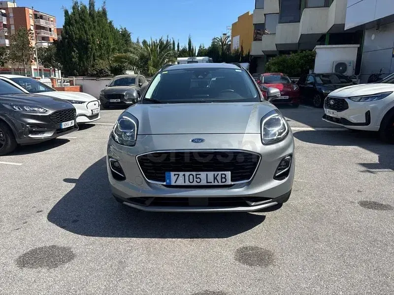 Usado Ford Puma Titanium 125 CV (91 kW) 2020 Gris / plata SUV