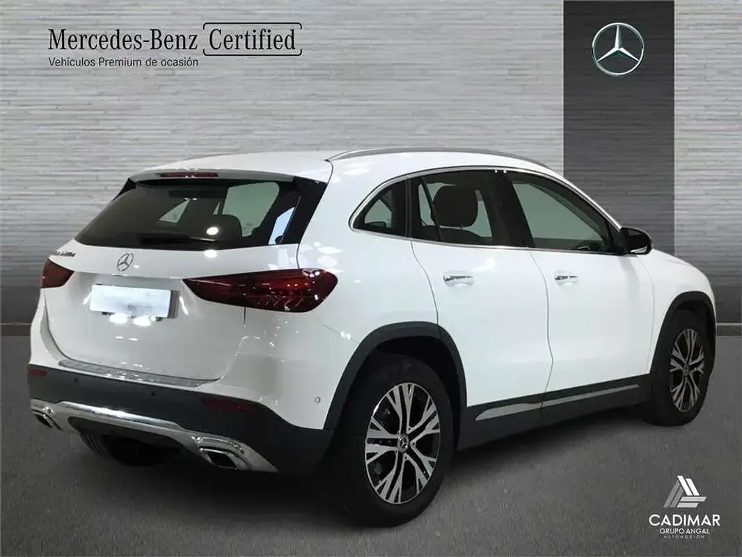 Usado Mercedes GLA200 150 CV (110 kW) 2024 SUV