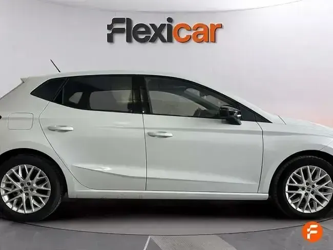 Usado Seat Ibiza FR 110 CV (80 kW) 2023 Blanco Utilitario