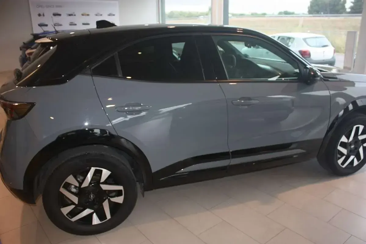 Usado Opel Mokka S 136 CV (100 kW) 2025 Gris SUV