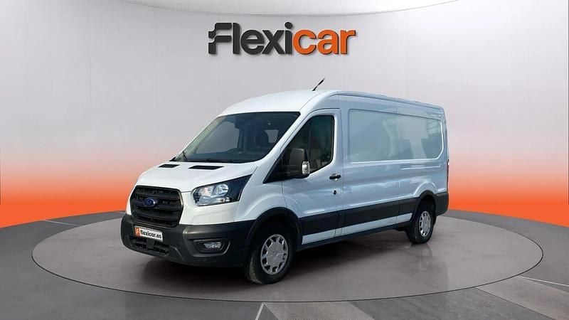 Usado Ford Transit Trend 130 CV (95 kW) 2023 Blanco Berlina