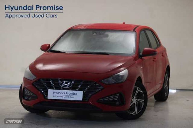 Engine red Usado 2024 Hyundai i30 | 22.300 € (Un poco caro) - Imagen 1/4