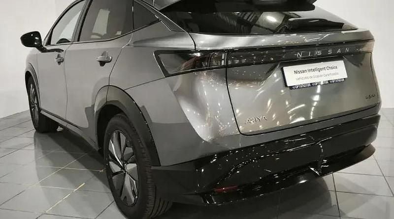 Begagnad Nissan Ariya Advance 225 kW (306 HK) 2025 Grå SUV