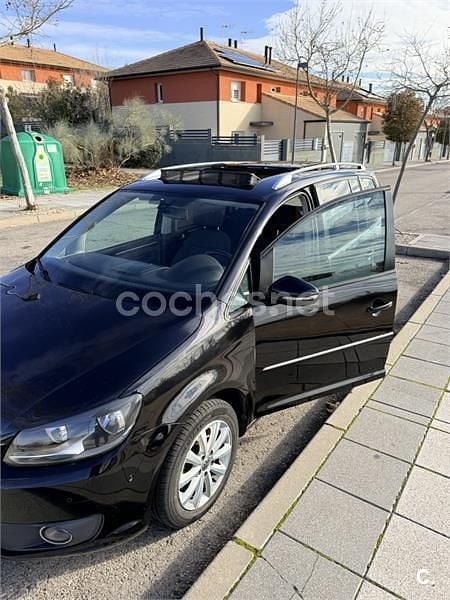 Usado VW Touran Advance 140 CV (102 kW) 2014 Negro Monovolumen