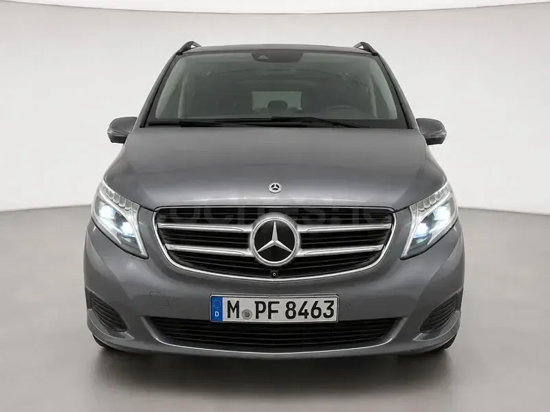 Usado Mercedes V250 Avantgarde 204 CV (150 kW) 2017 Gris / plata Monovolumen
