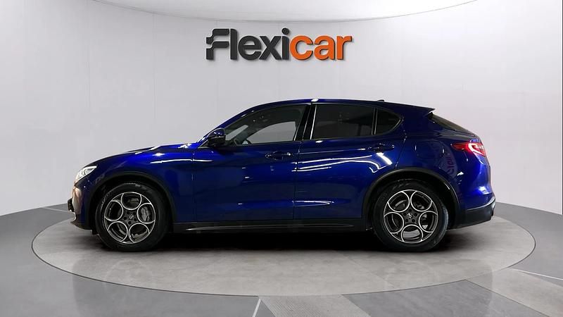 Usado Alfa Romeo Stelvio Sprint 162 CV (119 kW) 2022 Azul SUV