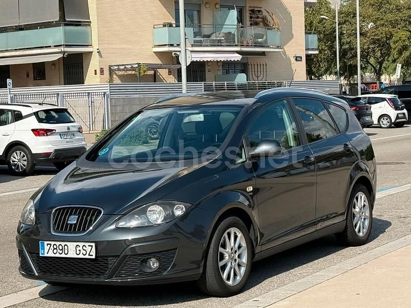 Gris / plata Usado 2010 Seat Altea XL Reference Monovolumen | 6300 € (Un poco caro) - Imagen 1/4