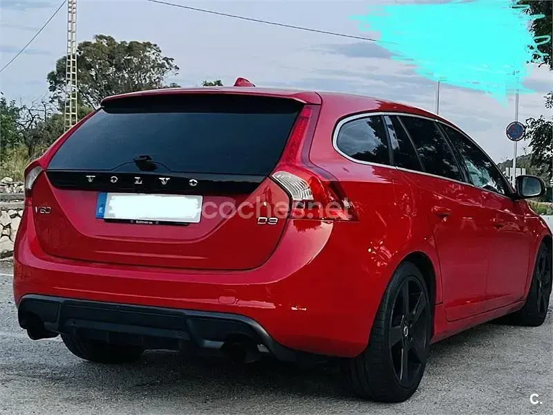 Usado Volvo V60 R-Design 163 CV (119 kW) 2012 Rojo Familiar