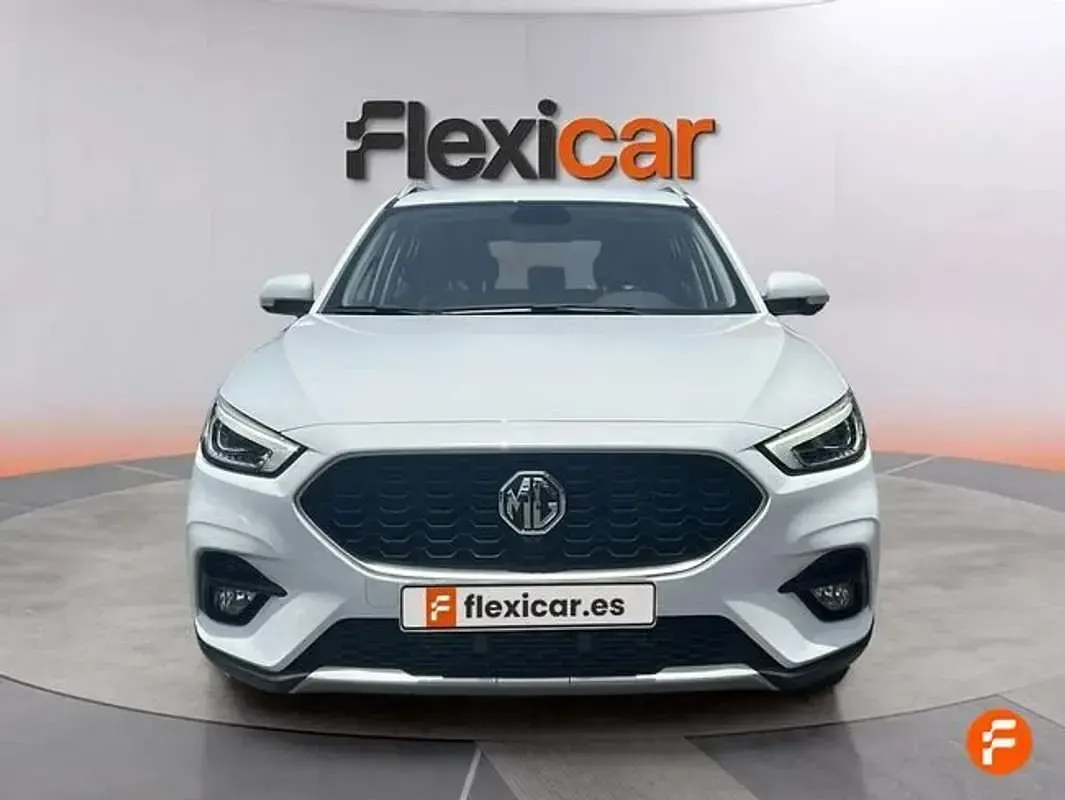 Usado MG ZS Comfort 111 CV (81 kW) 2024 Blanco SUV