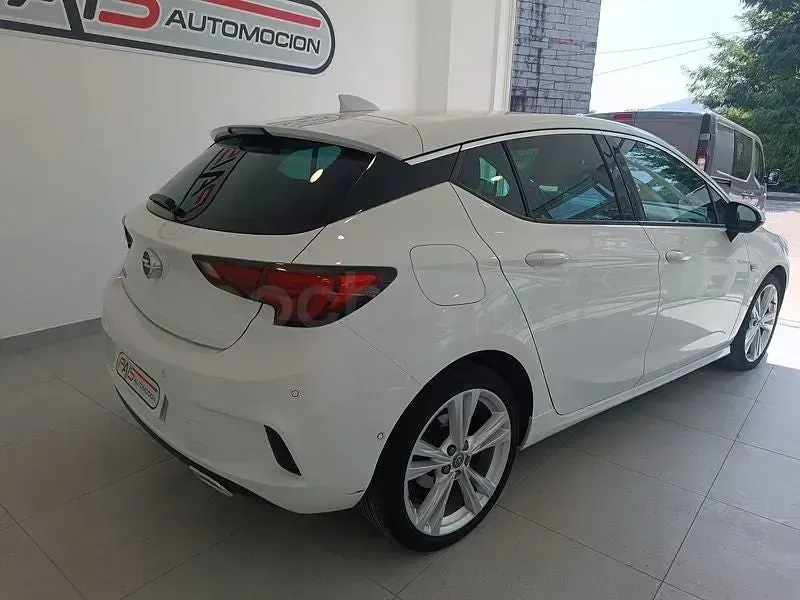Usado Opel Astra Excellence 136 CV (100 kW) 2017 Blanco Berlina