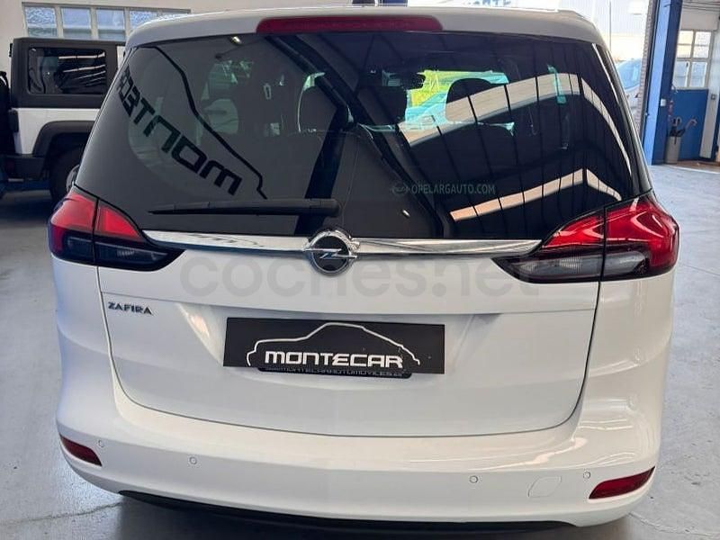 Usado Opel Zafira Family 140 CV (102 kW) 2018 Blanco Monovolumen