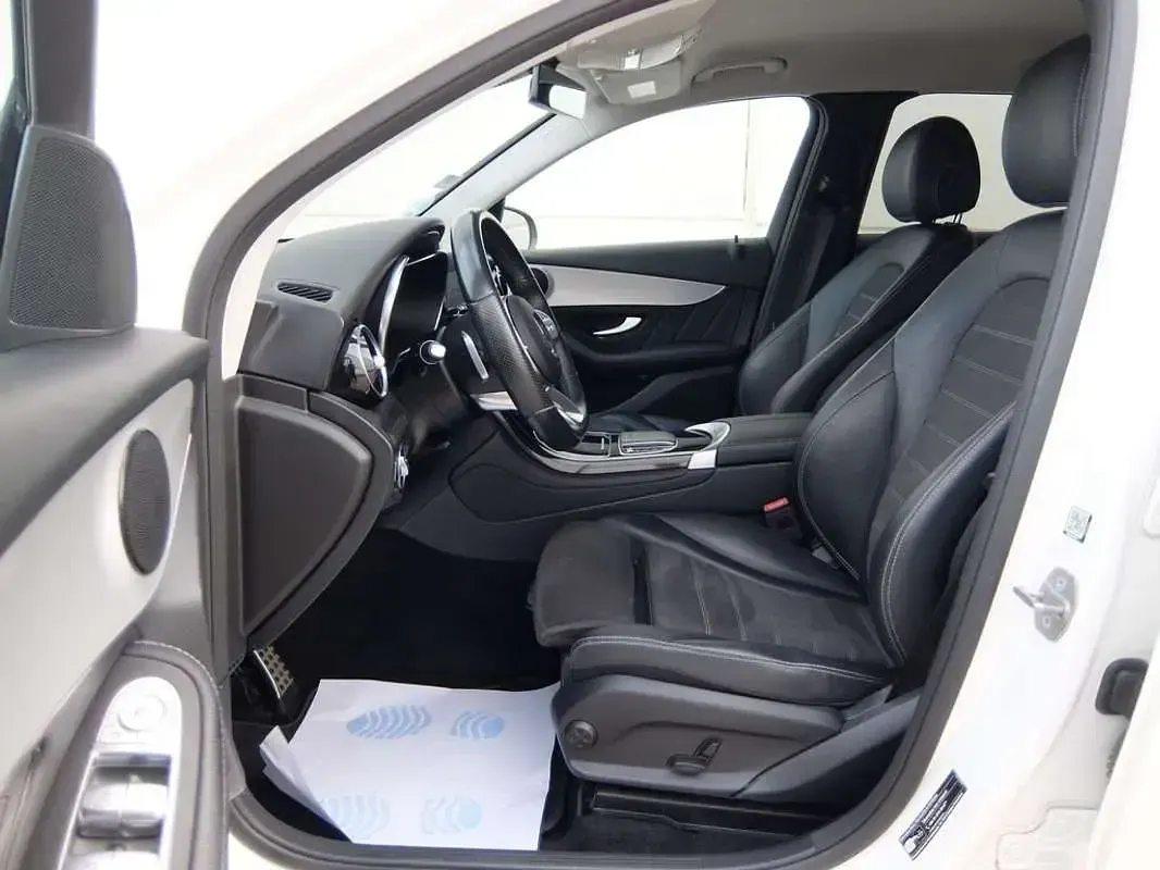 Usado Mercedes GLC220 194 CV (142 kW) 2022 Blanco SUV