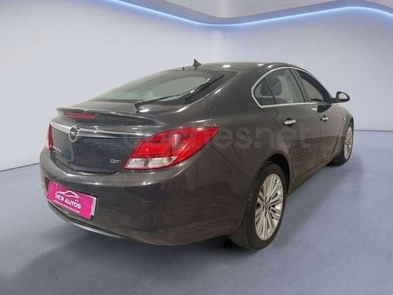 Usado Opel Insignia Excellence 131 CV (96 kW) 2013 Plateado Familiar