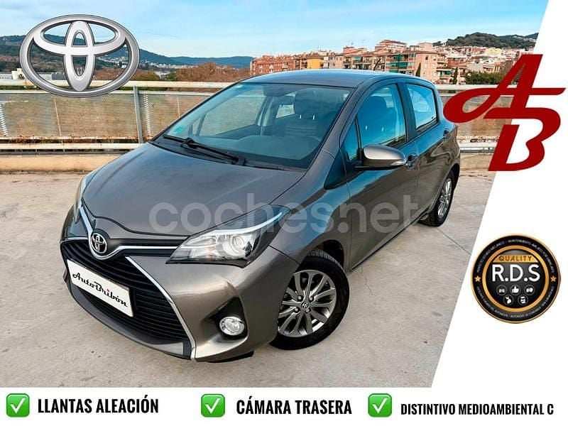 Gris / plata Usado 2017 Toyota Yaris Active Berlina | 10.990 € (Precio justo) - Imagen 1/4