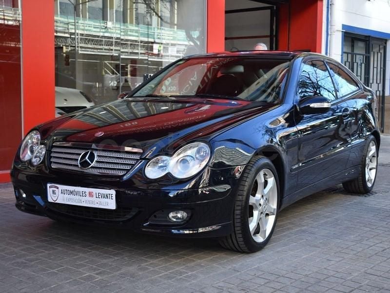 Usado Mercedes C180 Sport Edition 143 CV (105 kW) 2005 Azul Berlina