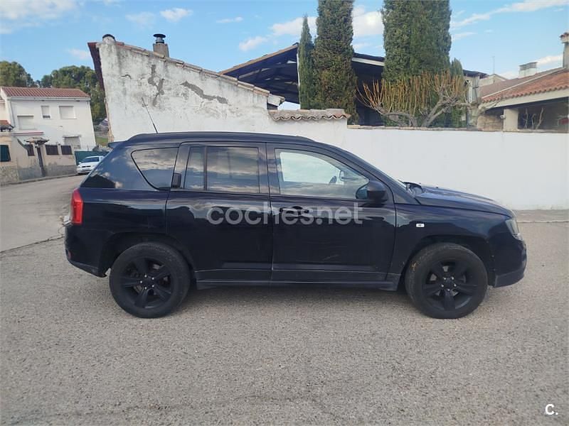 Usado Jeep Compass Sport 163 CV (119 kW) 2013 Negro SUV
