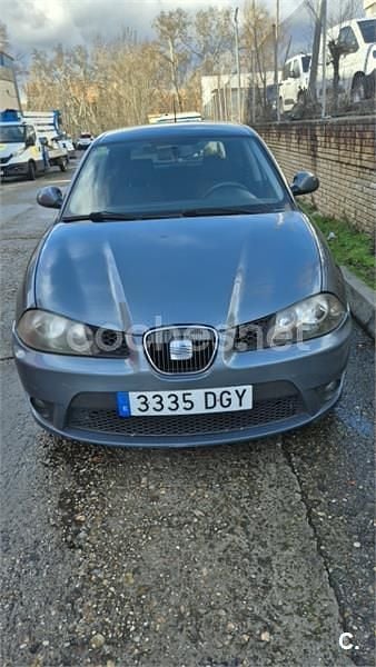 Usado Seat Ibiza Sport 100 CV (73 kW) 2005 Gris / plata Utilitario