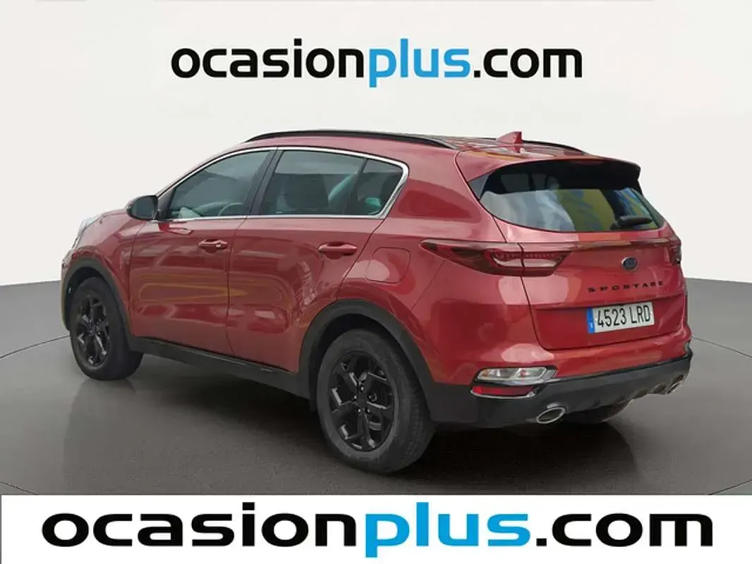 Usado Kia Sportage 136 CV (100 kW) 2021 Rojo SUV