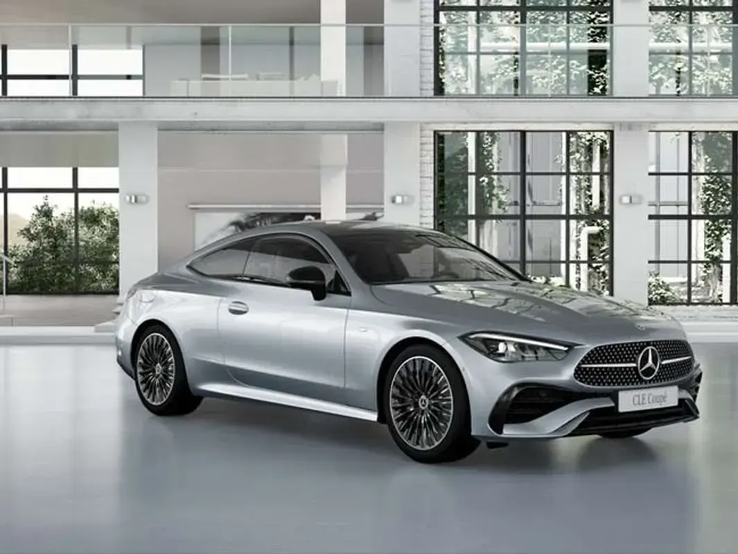 Usado Mercedes E300 313 CV (230 kW) 2025 Plateado Berlina