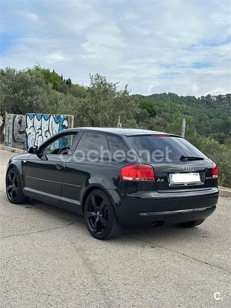 Negro Usado 2005 Audi A3 Attraction Berlina | 4100 € (Buen precio) - Imagen 1/4