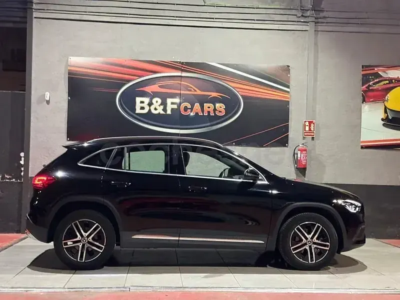 Usado Mercedes GLA200 150 CV (110 kW) 2022 Negro SUV