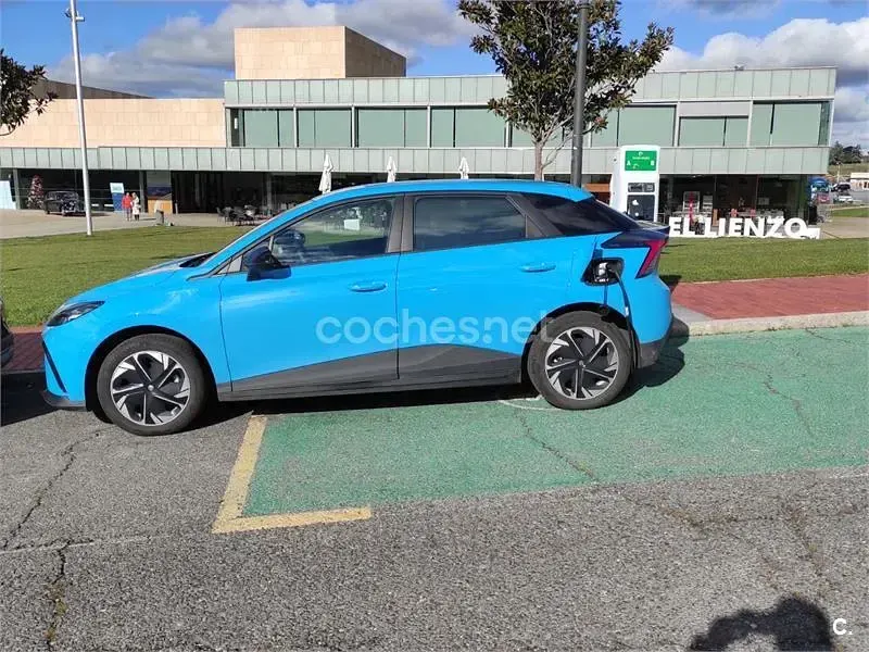 Usado MG MG4 EV 2023 Eléctrico Utilitario