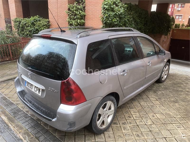 Gris / plata Usado 2003 Peugeot 307 Familiar | 1500 € - Imagen 1/4