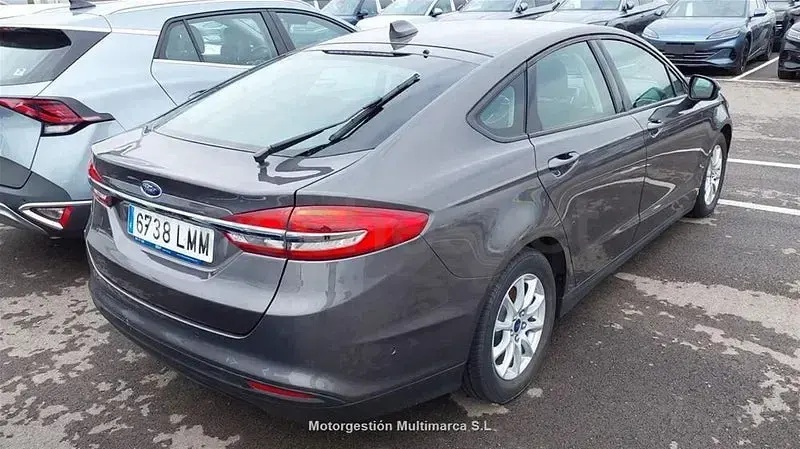 Usado Ford Mondeo Trend 150 HP (110 kW) 2021 Cinzento Sedan