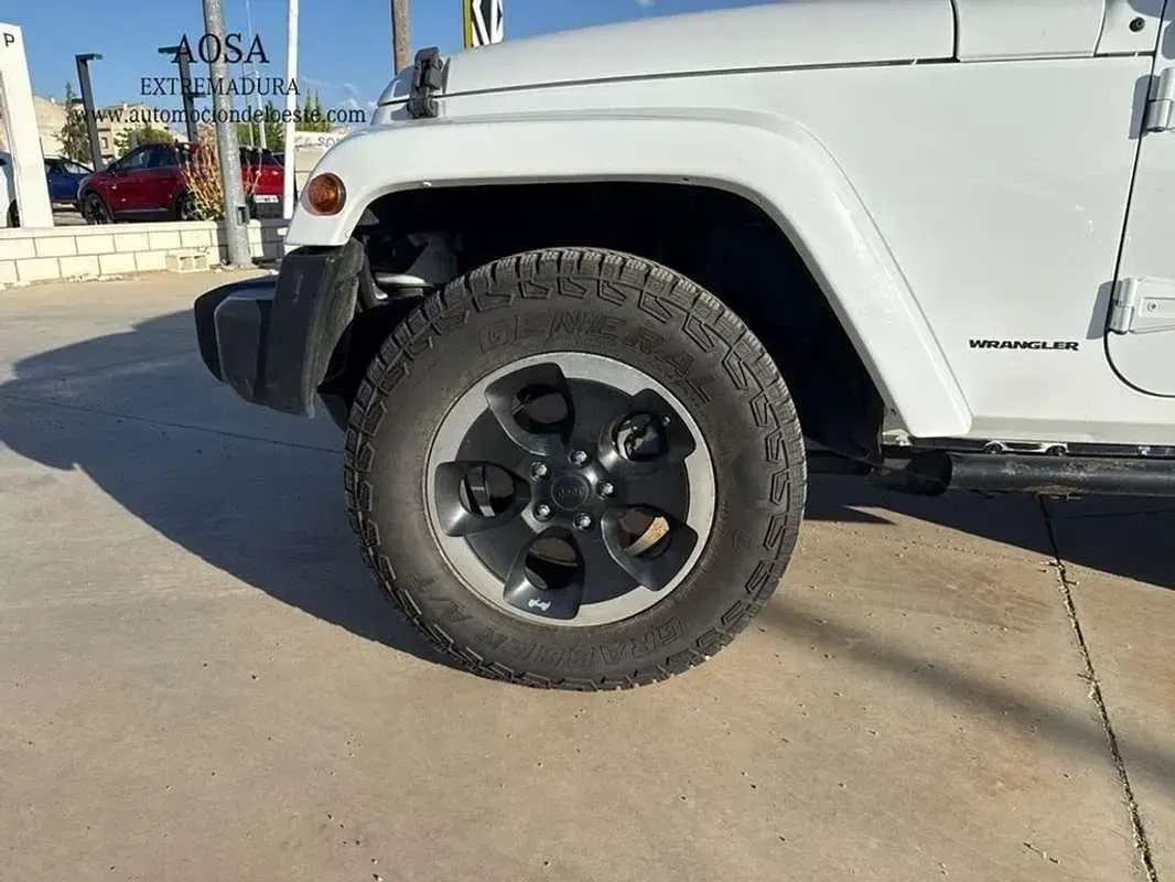 Usado Jeep Wrangler Sahara 203 CV (149 kW) 2015 Blanco SUV