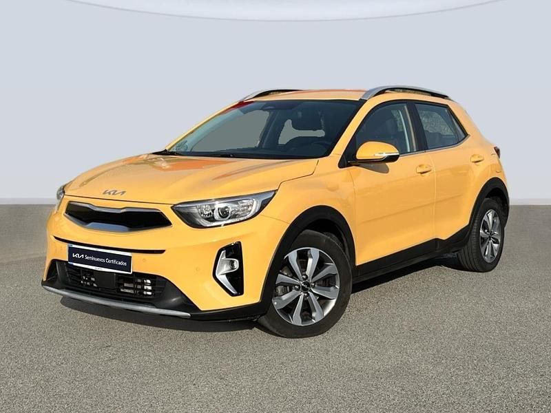 Usado Kia Stonic 120 CV (88 kW) 2023 Amarillo SUV