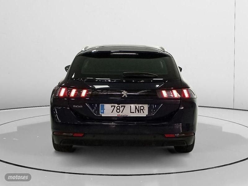 Usado Peugeot 508 Active 131 CV (96 kW) 2021 Negro Familiar